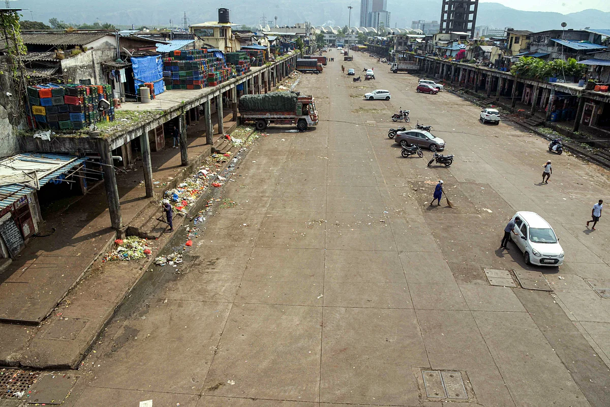 <div class="paragraphs"><p>APMC vegetable market in Vashi, Navi Mumbai, wears a deserted look during the Maharashtra bandh.</p></div>