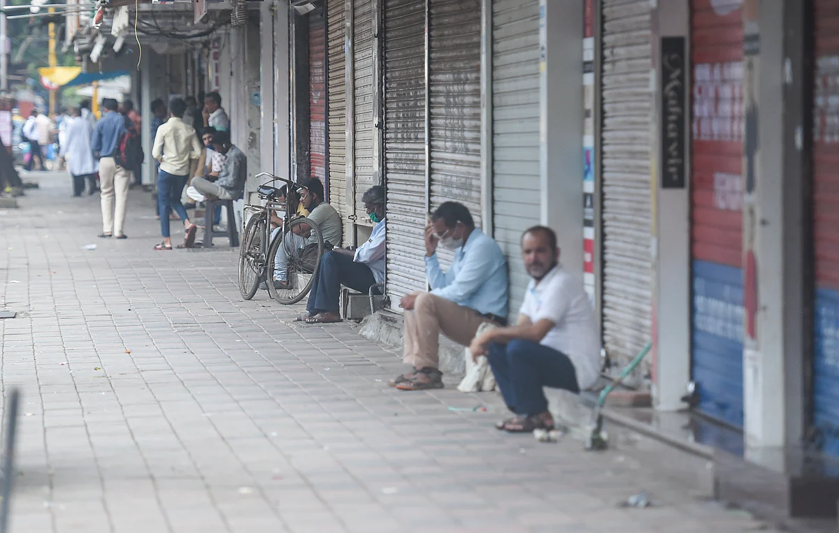 <div class="paragraphs"><p>Shops shut in Dadar area amid the bandh.</p></div>