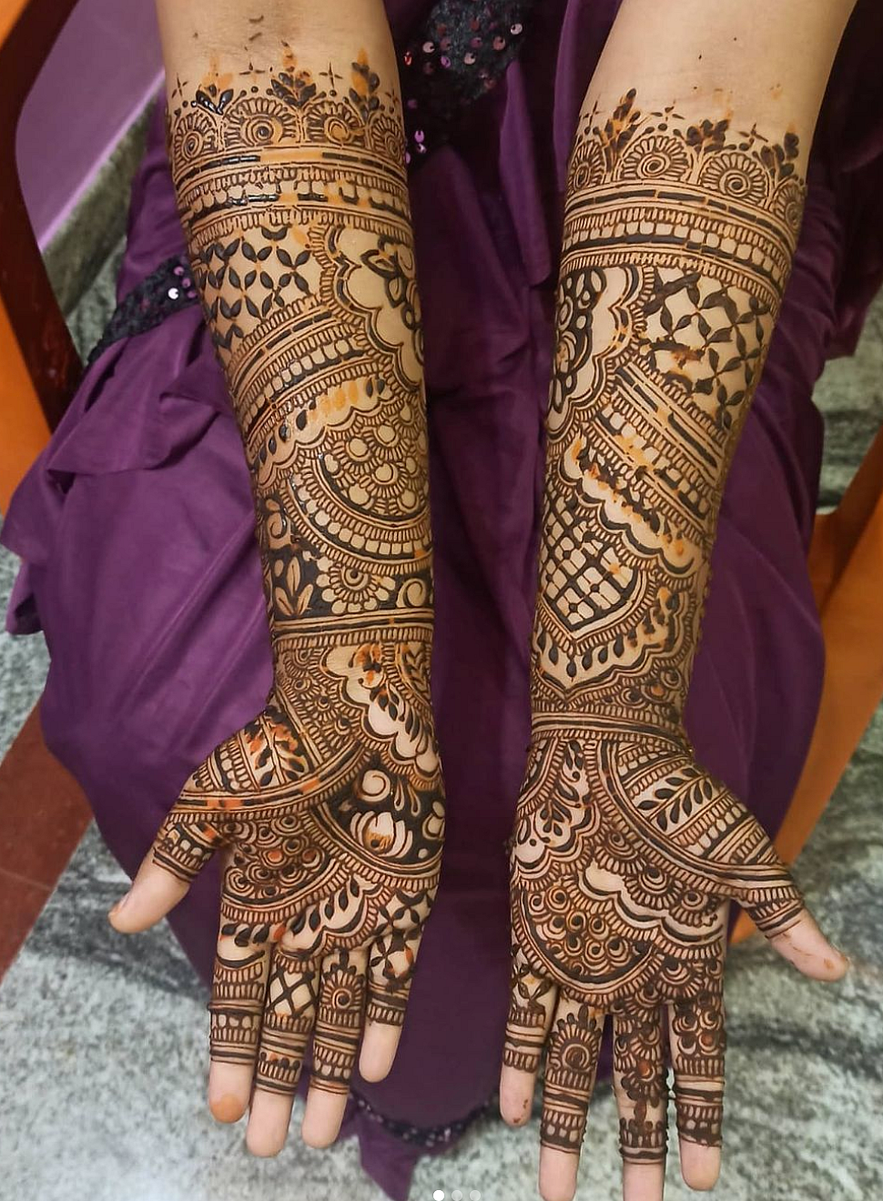 <div class="paragraphs"><p>Mofiya was a freelance mehendi designer.</p></div>