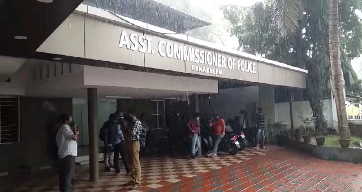 <div class="paragraphs"><p>Their family members have lodged complaints with the Kochi city police commissioner.</p></div>