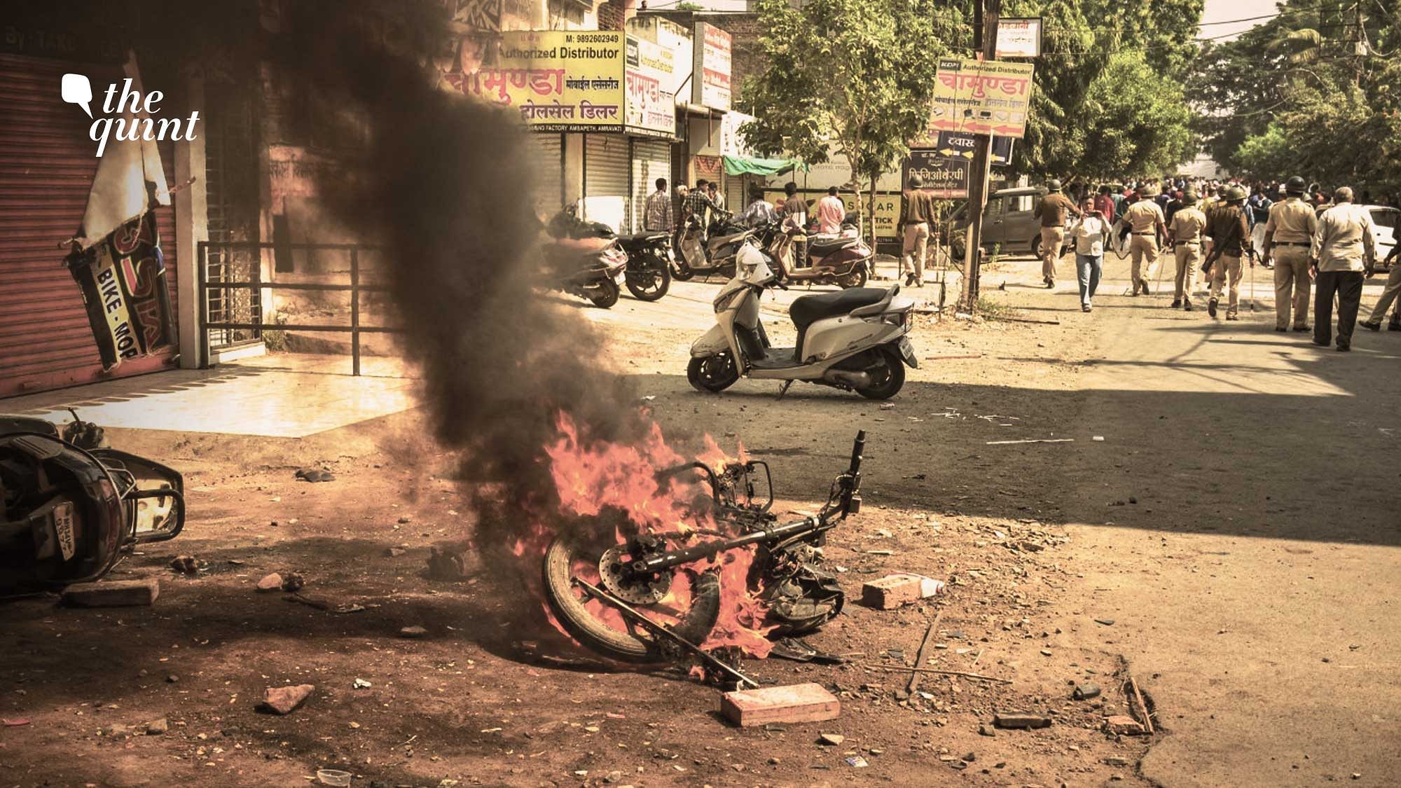 <div class="paragraphs"><p>Violence erupted in Maharashtra's Amravati in the wake of communal disharmony in Tripura.</p></div>