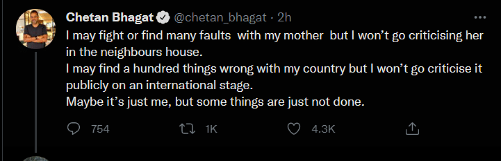 'I won’t go criticise India publicly on an international stage', Chetan Bhagat said in a dig at Vir Das.