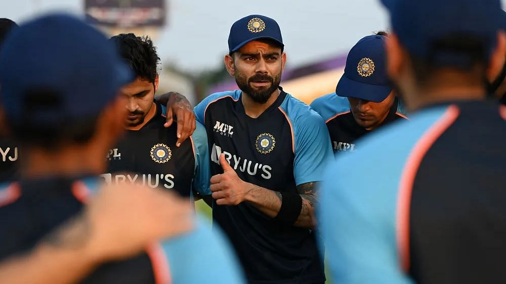 <div class="paragraphs"><p>Indian captain Virat Kohli talks to the team.&nbsp;</p></div>