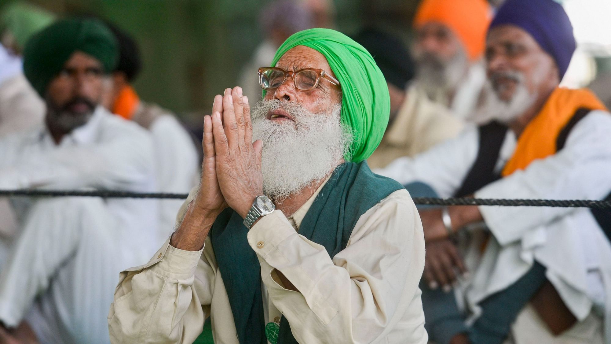 <div class="paragraphs"><p>Farm Laws Repealed LIVE Updates: A farmer reacts after Prime Minister Narendra Modi announced the repealing of the three Central farm laws, at Singhu Border in New Delhi, Friday, 19 November.<br></p></div>