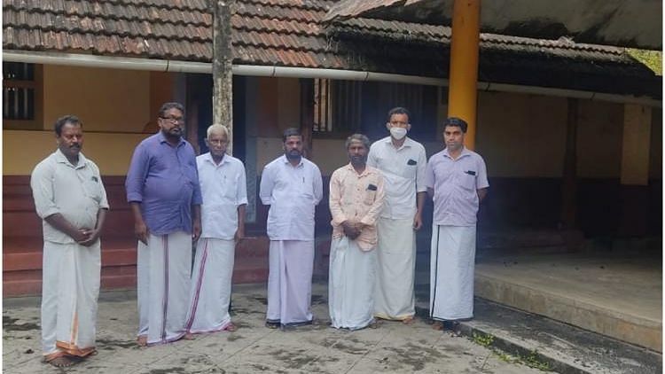 <div class="paragraphs"><p>In a historic event against caste oppression in Kerala, a group of Dalit men entered a temple in Enmakaje panchayat in Kasaragod district on Sunday, 14 November.</p></div>