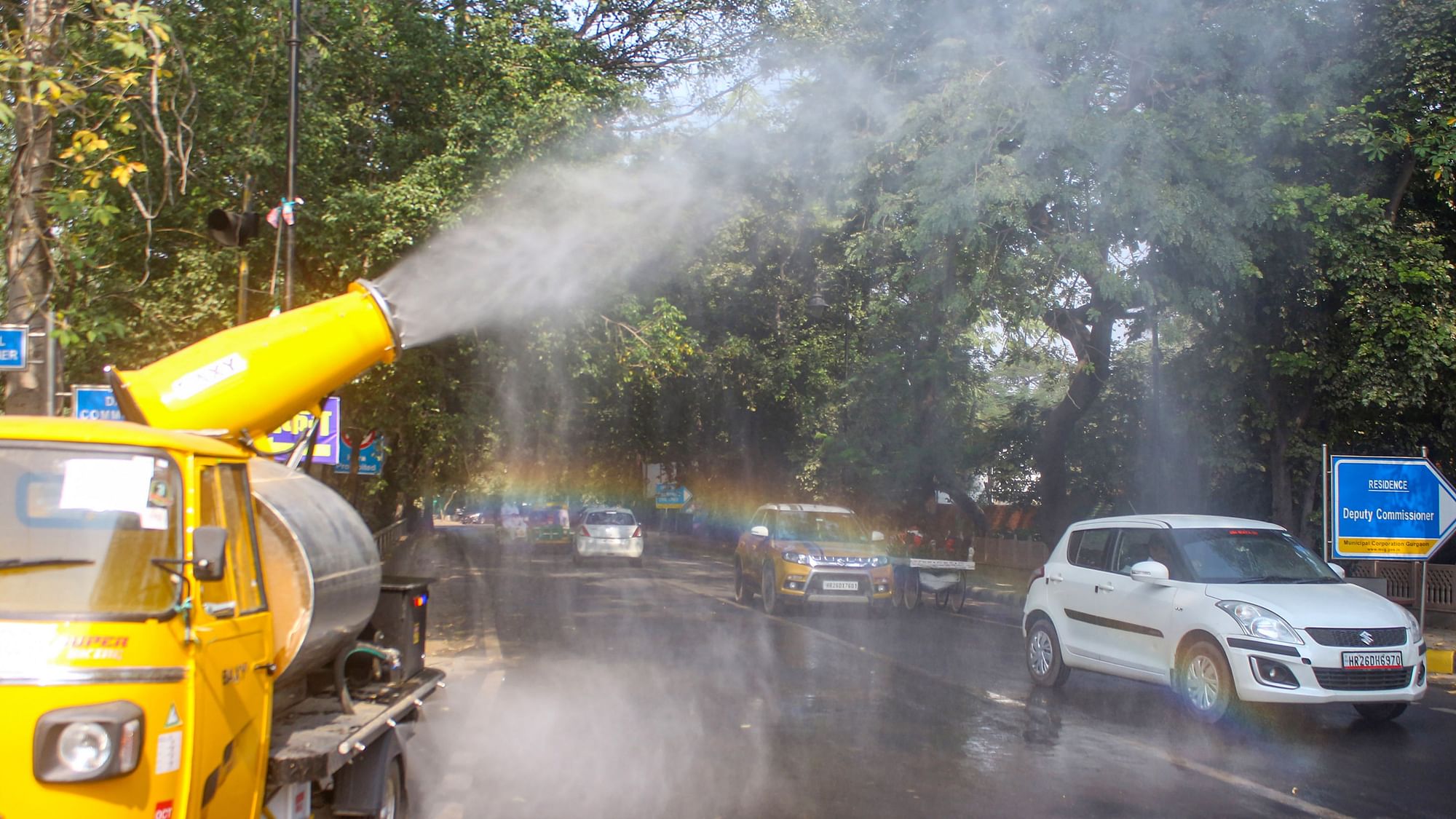 <div class="paragraphs"><p>An anti-smog gun sprays water droplets to curb air pollution, in Gurugram.</p></div>