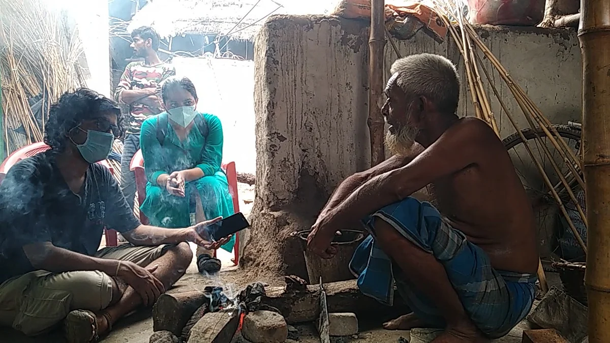 <div class="paragraphs"><p>The authors interviewing one of the artisans.</p></div>