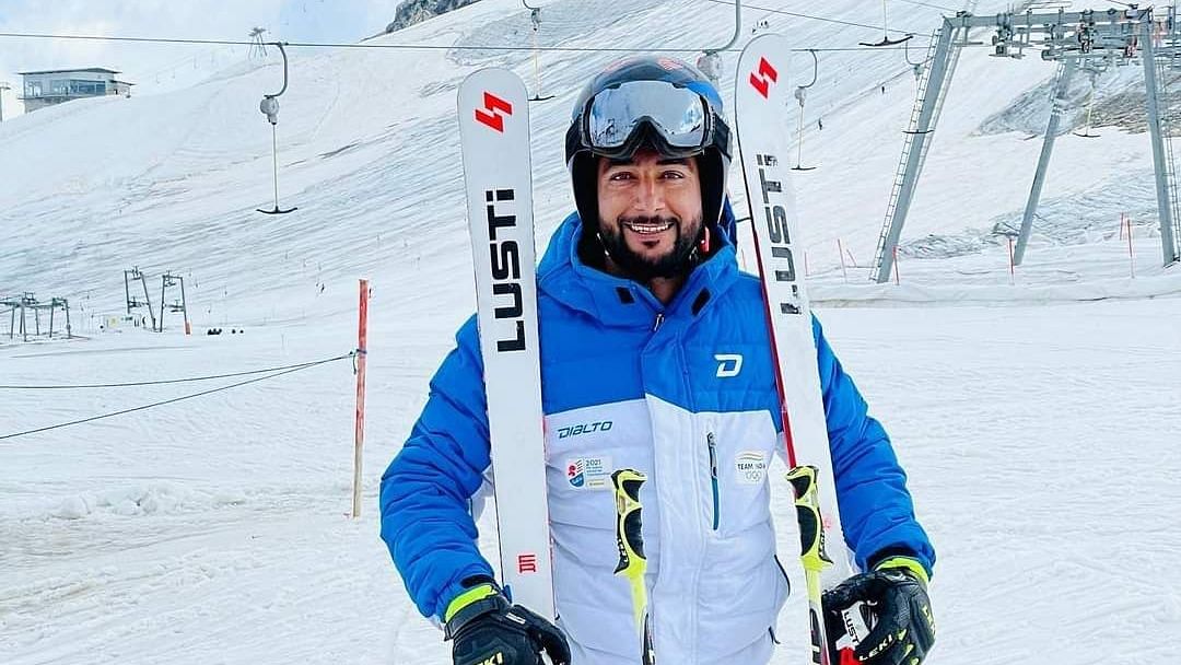 <div class="paragraphs"><p>Kashmiri skier, Arif Khan </p></div>