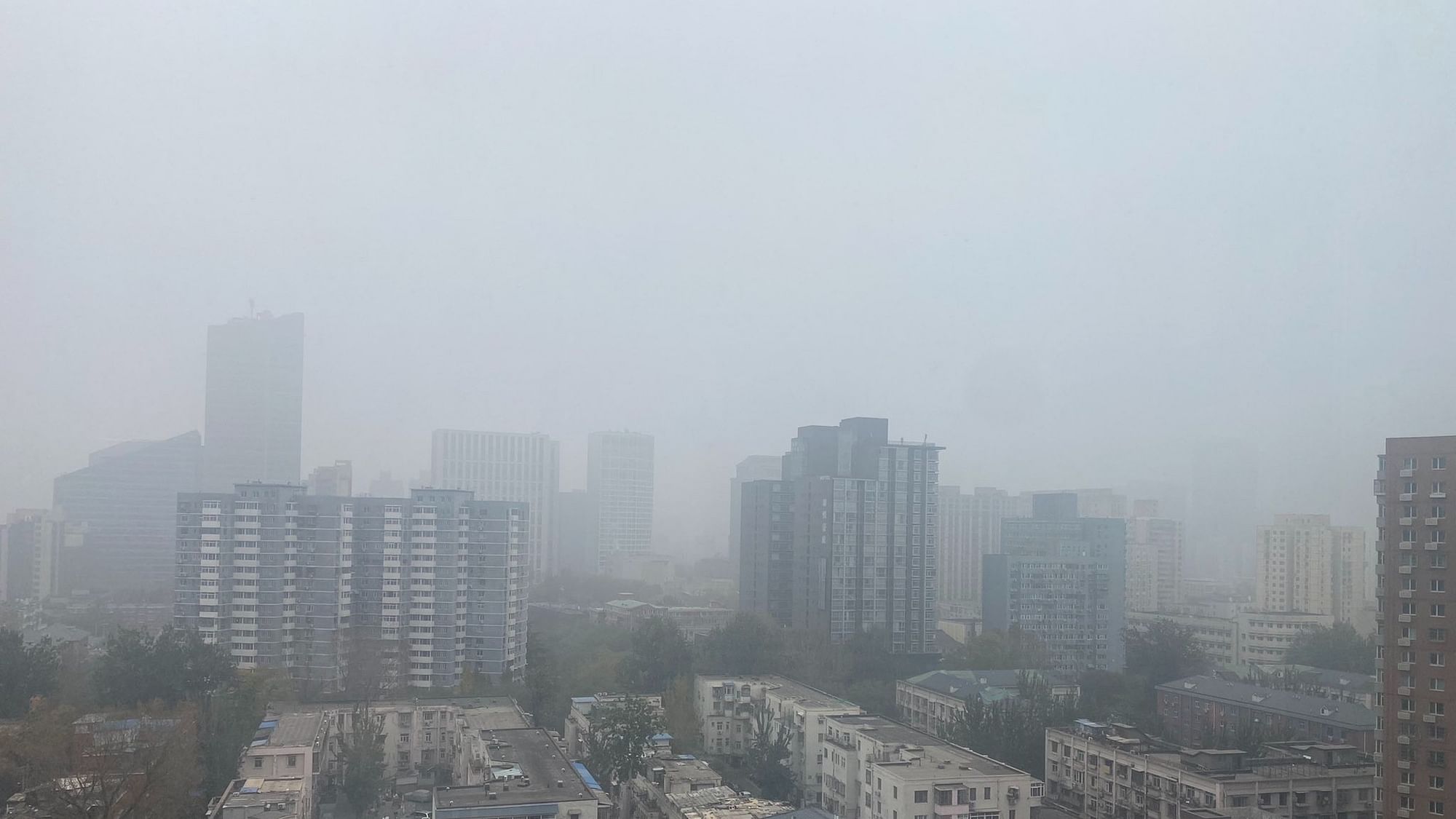 <div class="paragraphs"><p>Dense smog has engulfed Beijing.&nbsp;</p></div>