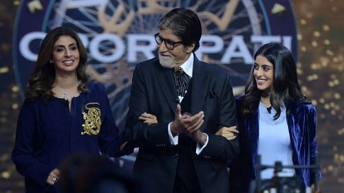 <div class="paragraphs"><p>Amitabh Bachchan with daughter Shweta Bachchan Nanda and granddaughter Navya Naveli Nanda on the sets of&nbsp;<em>Kaun Banega Crorepati 13.</em></p></div>