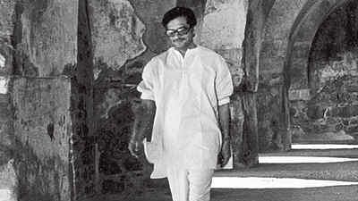 Gulzar's book rewinds to his constant companions, mentors in Bombay's showbiz such as RD Burman and Sanjeev Kumar.