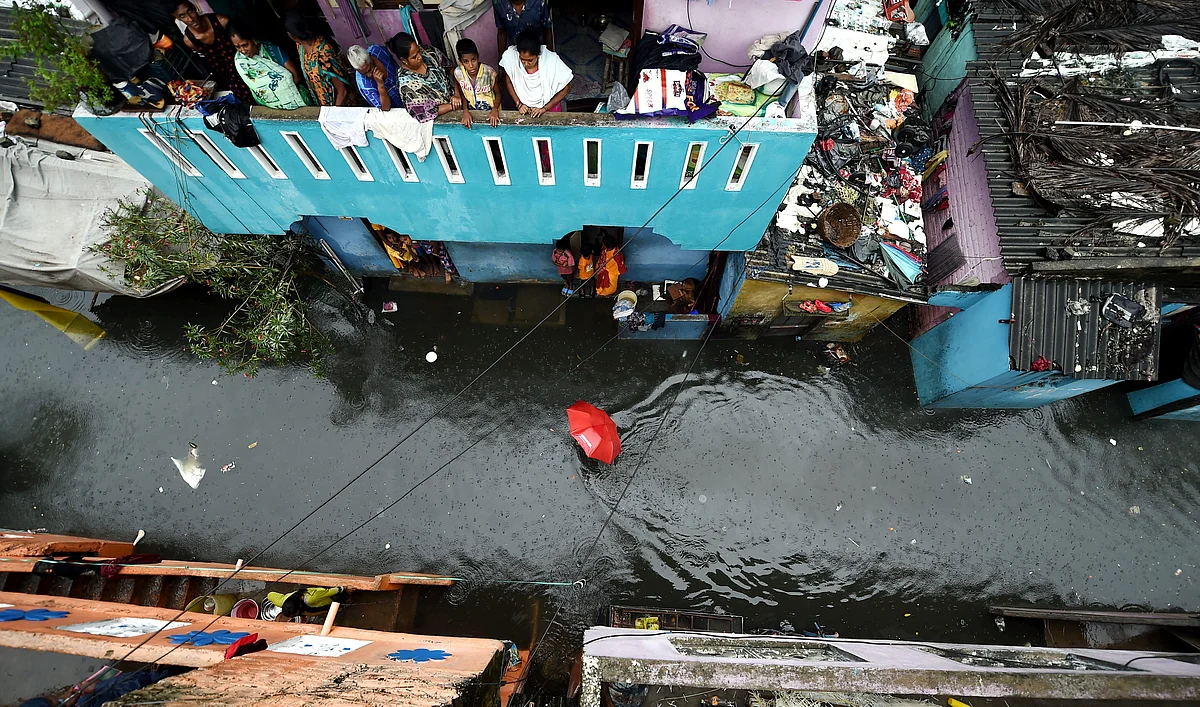<div class="paragraphs"><p>A waterlogged street following in Chennai's KM Garden.</p></div>