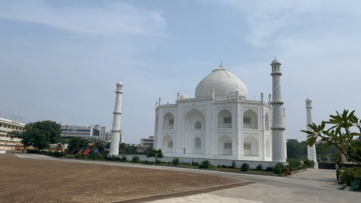 Looking for Gift Suggestions? This MP Man Built His Wife a Taj Mahal Replica