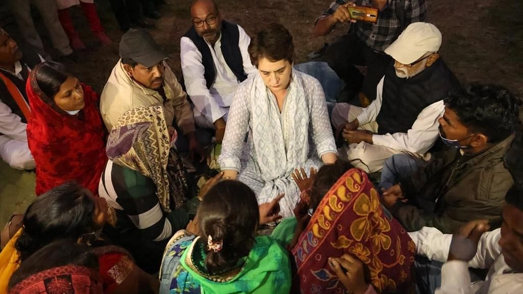 <div class="paragraphs"><p>Congress General Secretary Priyanka Gandhi Vadra arrived in Uttar Pradesh's Prayagraj on Friday, 26 November, and met the grieving family of Phoolchand Pasi, who was brutally murdered along with three other family members on Thursday.</p></div>