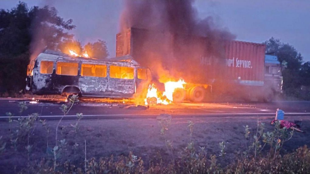 <div class="paragraphs"><p>Three people were burnt to death and four others suffered injuries on Friday, 5 November, when a minibus they were travelling caught fire after ramming into a stationary container truck near Madhya Pradesh's Barkheda.</p></div>