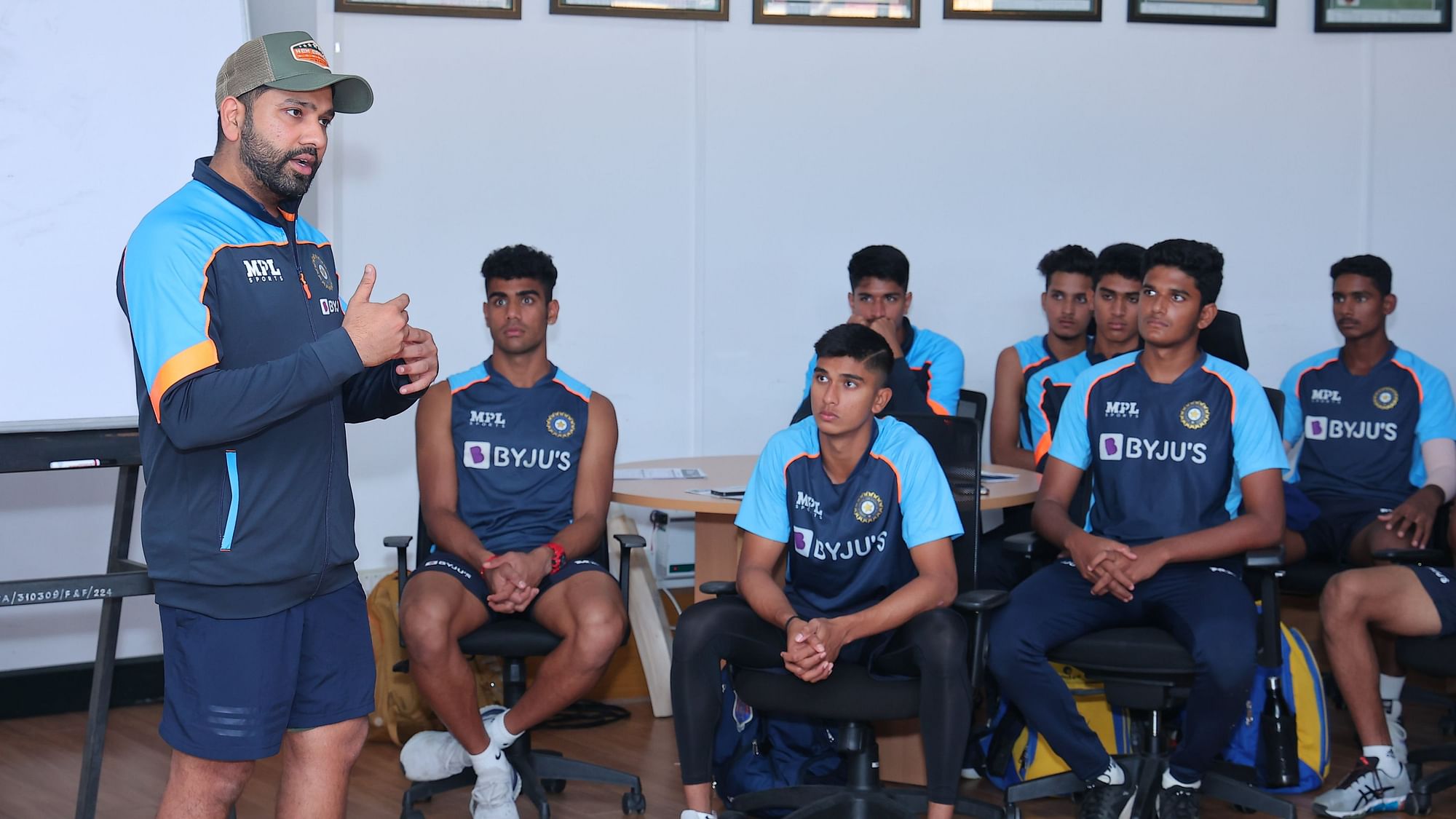 <div class="paragraphs"><p>Rohit Sharma speaking to the India U-19 players.</p></div>