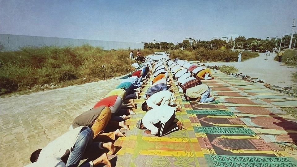 <div class="paragraphs"><p>People offering Namaz. Image used for representation.</p></div>