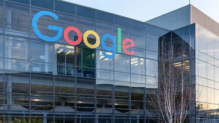 Google To Cut Salaries, Eventually Fire Unvaccinated Employees