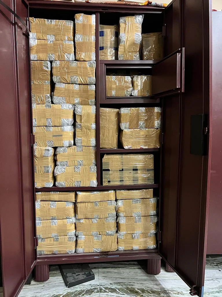 UP Businessman Piyush Jain Raided By I-T Dept, Over Rs 175 Crore Found in Cash
