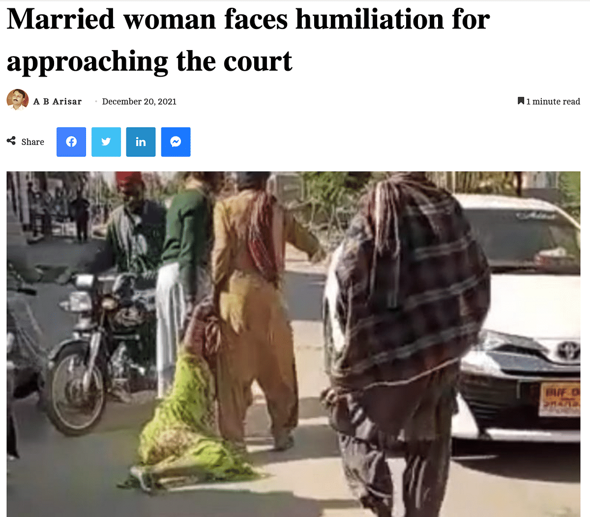 The video showed the husband of a woman trying to abduct her from a court where she had filed a complaint.