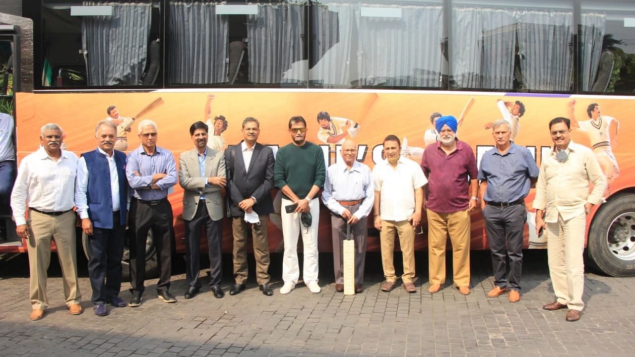 <div class="paragraphs"><p>The&nbsp;1983 team at JW Marriot in Mumbai on Tuesday.</p></div>