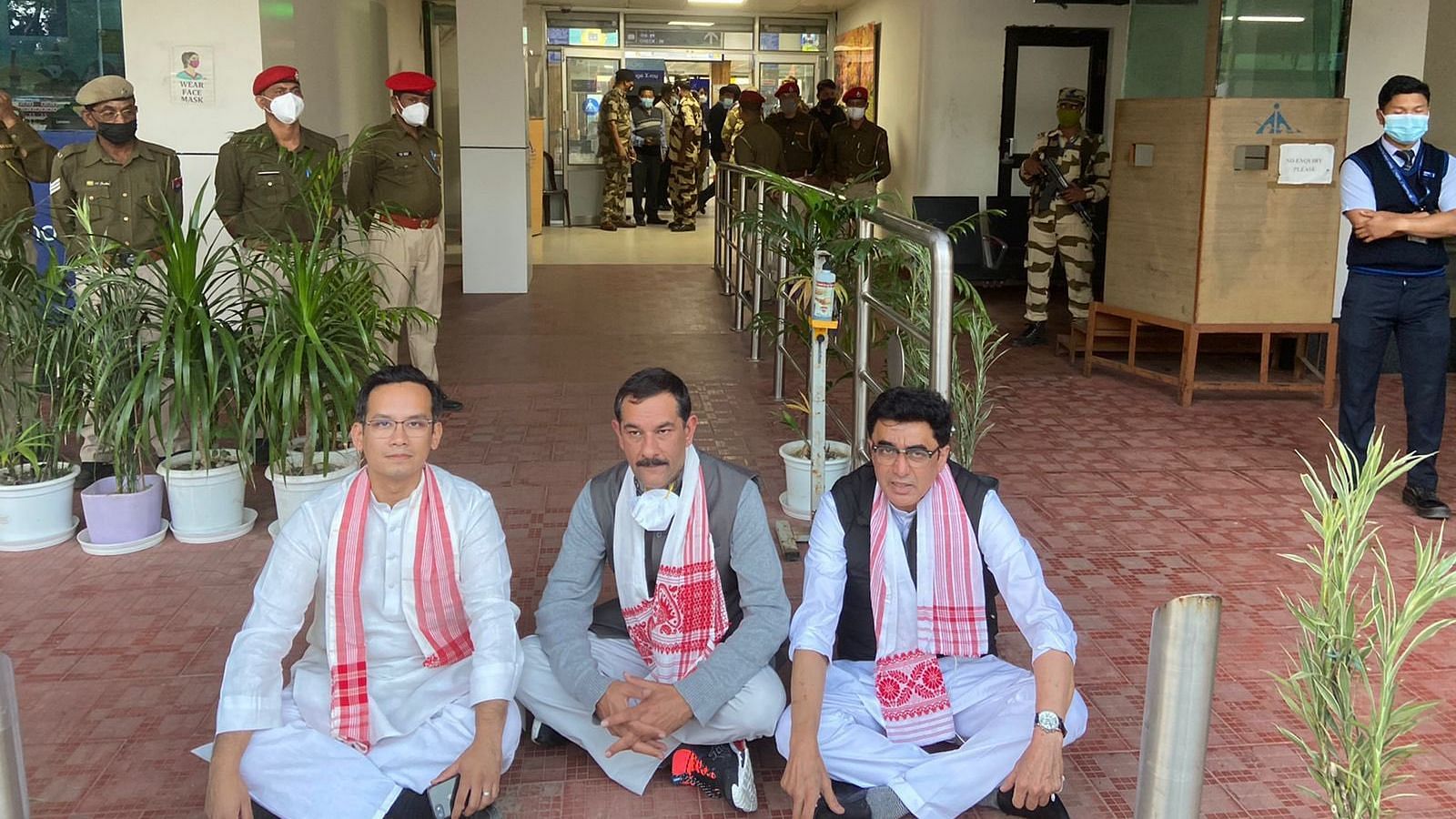 <div class="paragraphs"><p>A Congress delegation that was going to Nagaland staged a sit-in protest at Jorhat Airport in Assam after being stopped from going any further.</p></div>