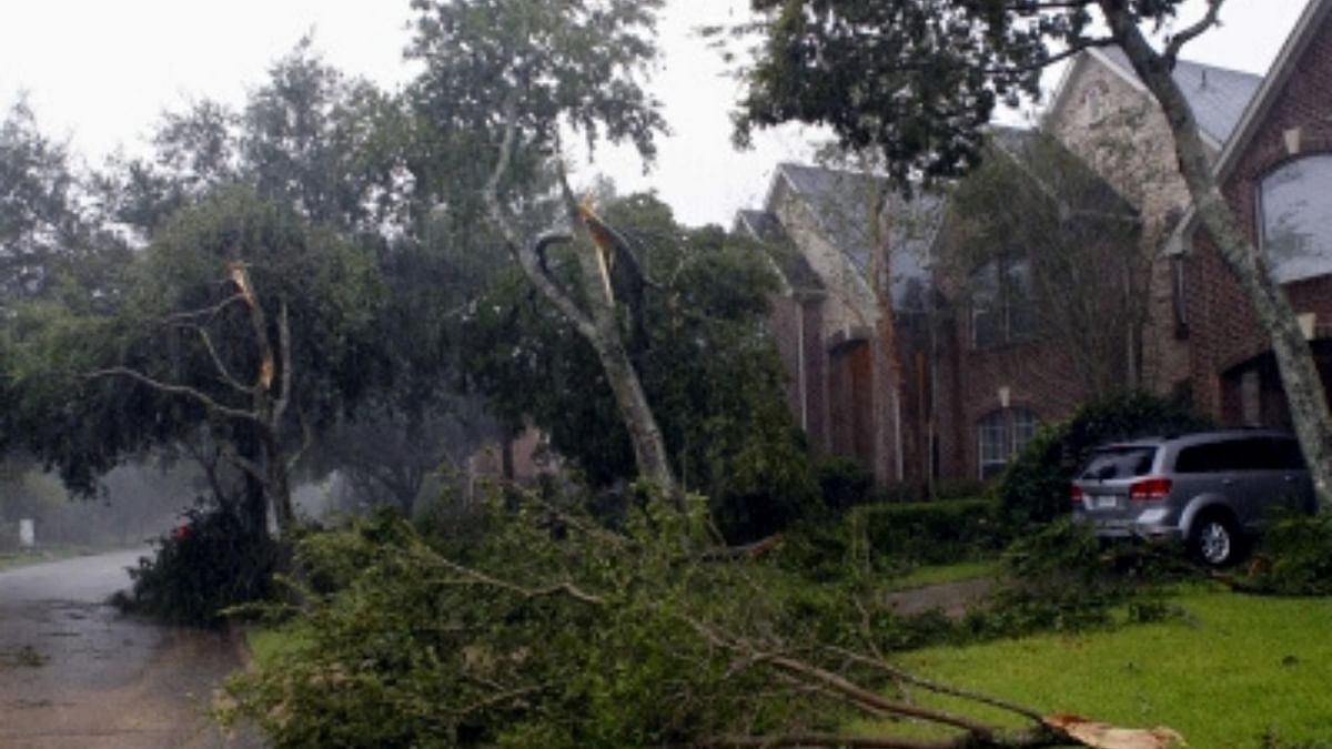 Tornadoes Wreak Havoc in US Midwest; Death Toll Mounts to 94