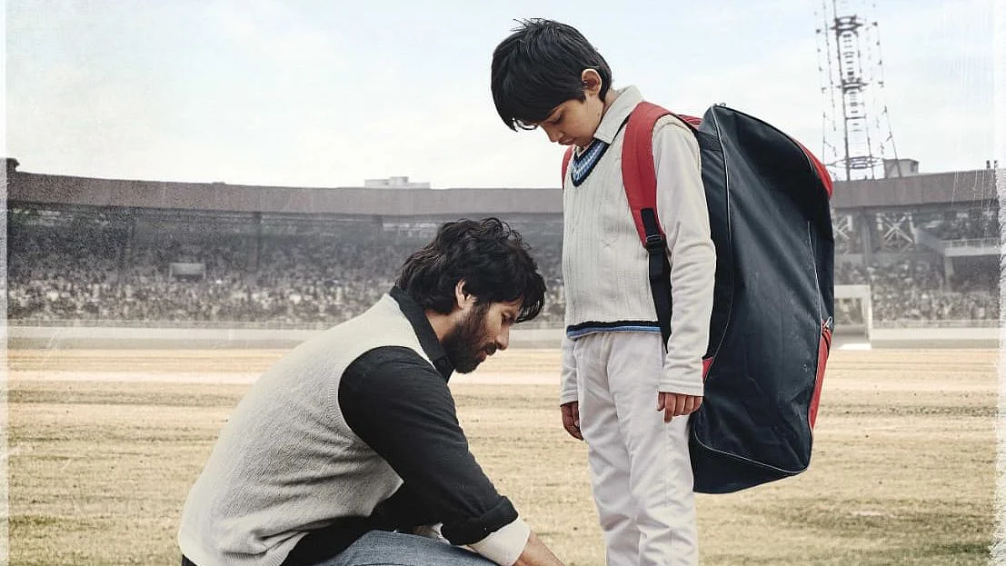 <div class="paragraphs"><p>Shahid Kapoor in the poster for <em>Jersey.</em></p></div>