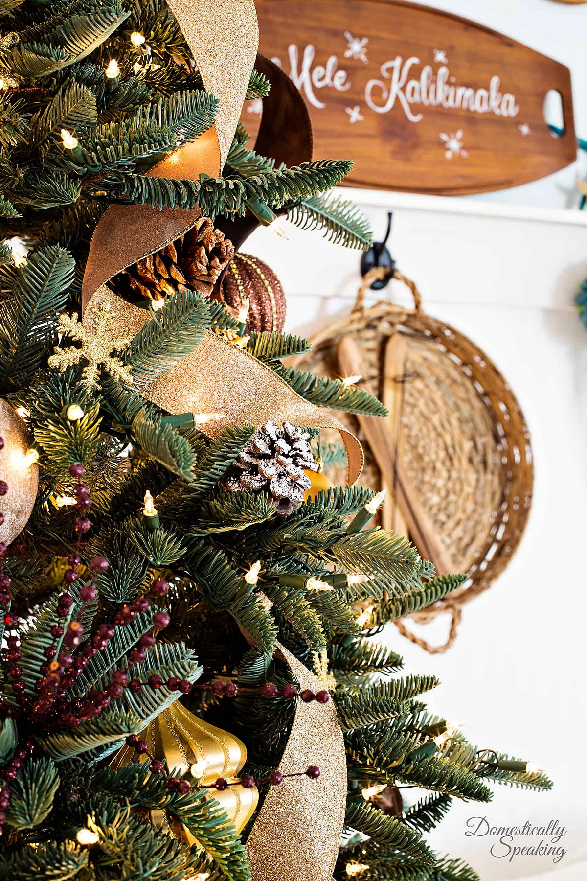 <div class="paragraphs"><p>10 beautiful Christmas tree decoration Ideas for Christmas 2021</p></div>