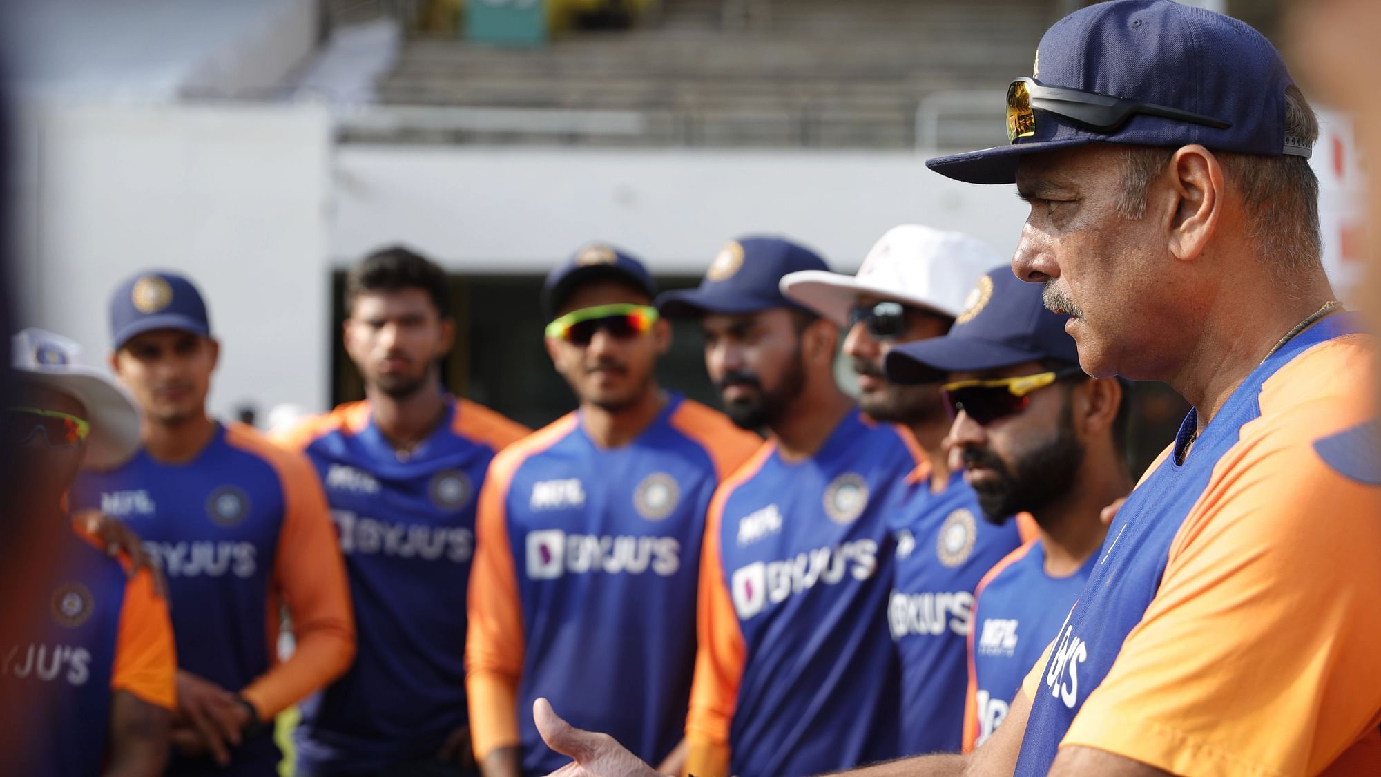 <div class="paragraphs"><p>Ravi Shastri speaking to the Indian team in a huddle during a training session.</p></div>