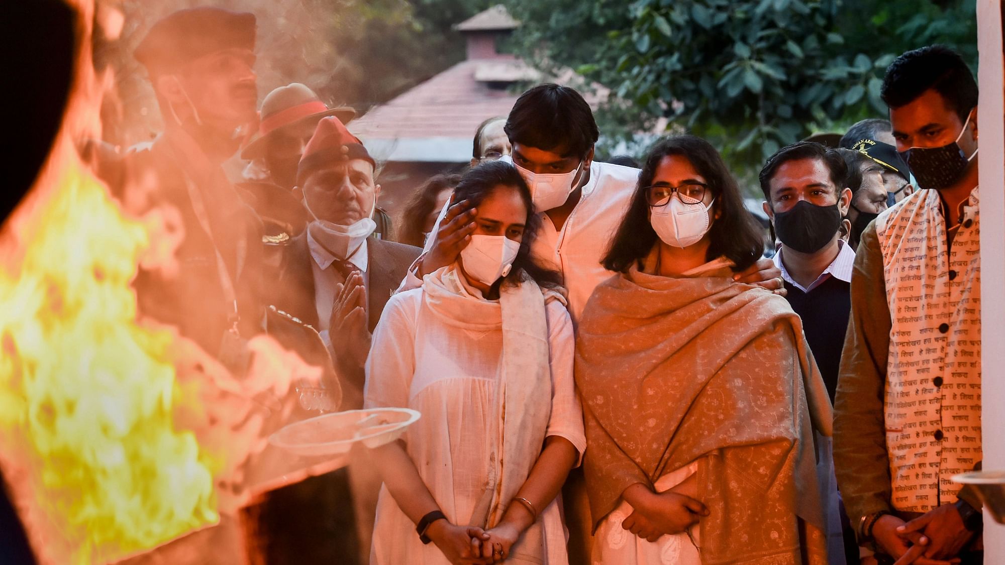 <div class="paragraphs"><p>Kritika and Tarini, daughters of late Chief of Defence Staff (CDS) Gen Bipin Rawat and Madhulika Rawat, during the cremation of their parents at Brar Square crematorium.</p></div>