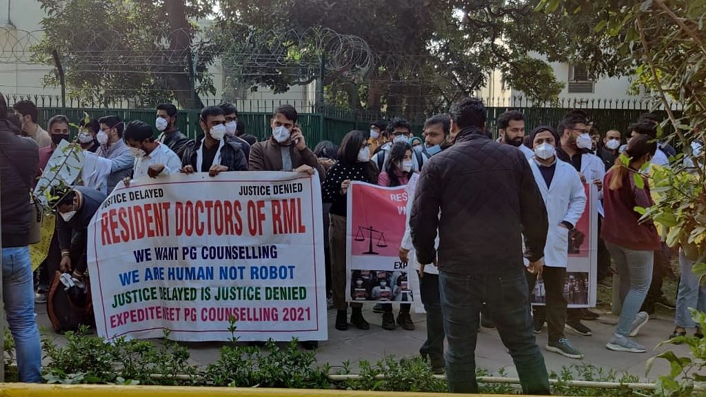 <div class="paragraphs"><p>Hundreds of resident doctors from across the government hospitals protested outside the Ministry of Health and Family Welfare (MoHFW) at Delhi's Nirman Bhawan on Monday, 20 December, as the strike against the delay in NEET-PG counselling entered the fourth day.</p></div>