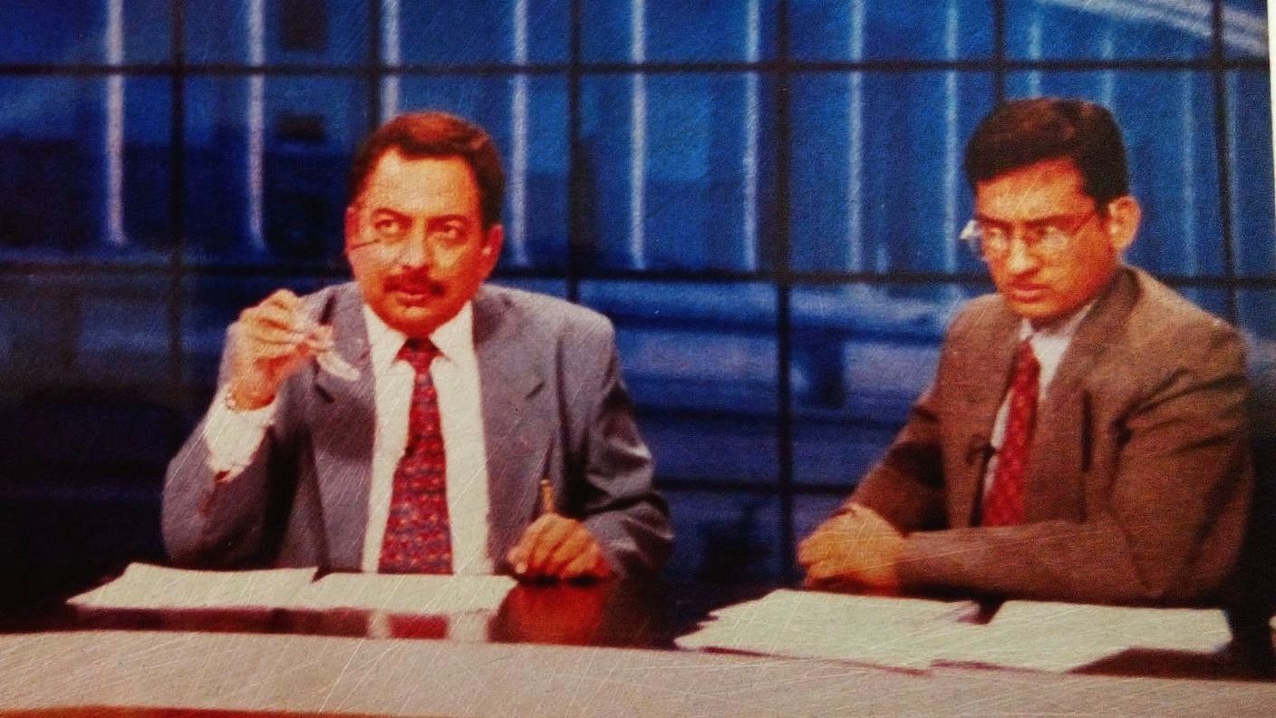 <div class="paragraphs"><p>Yashwant Deshmukh (right) with Vinod Dua during a news show.</p></div>