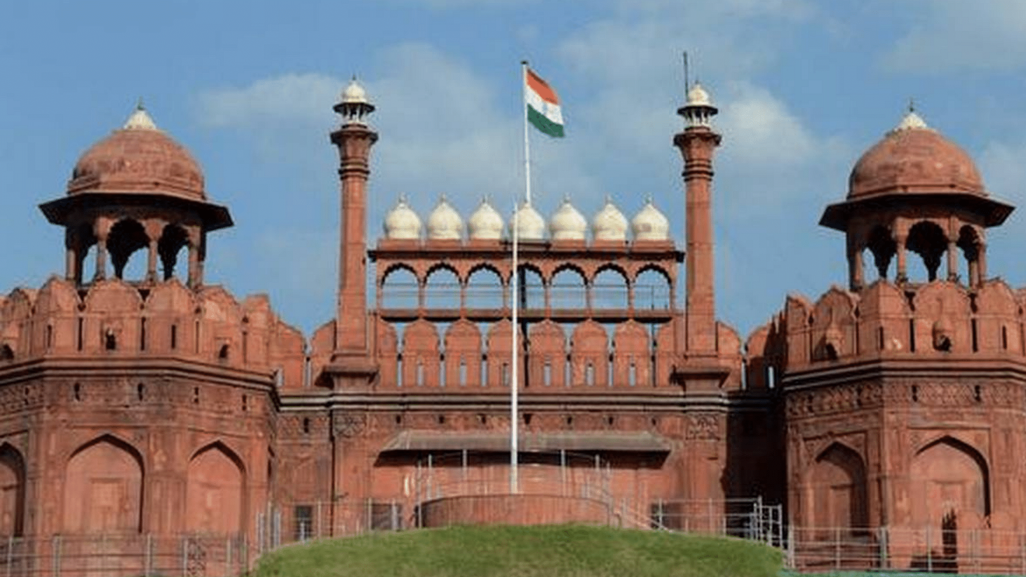 <div class="paragraphs"><p>Woman claims ownership of Red Fort.</p></div>