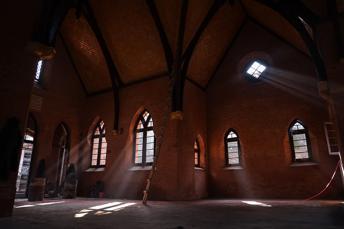 <div class="paragraphs"><p>The church was in a bad condition as its several structures had suffered damages.</p></div>