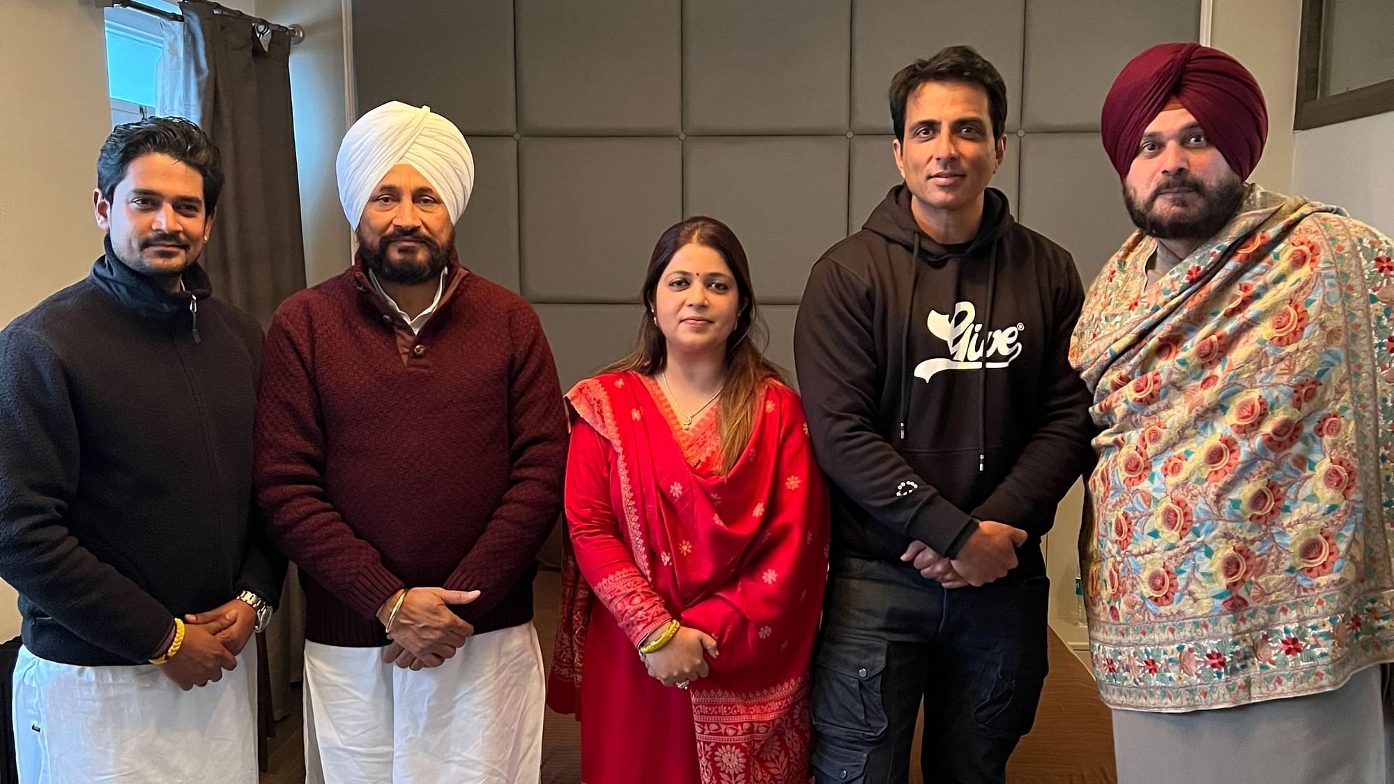 <div class="paragraphs"><p>Actor Sonu Sood's youngest sister Malvika Sachar on Monday, 10 January, joined the Congress and would be the party's candidate from her hometown Moga in the February Punjab Assembly polls.</p></div>