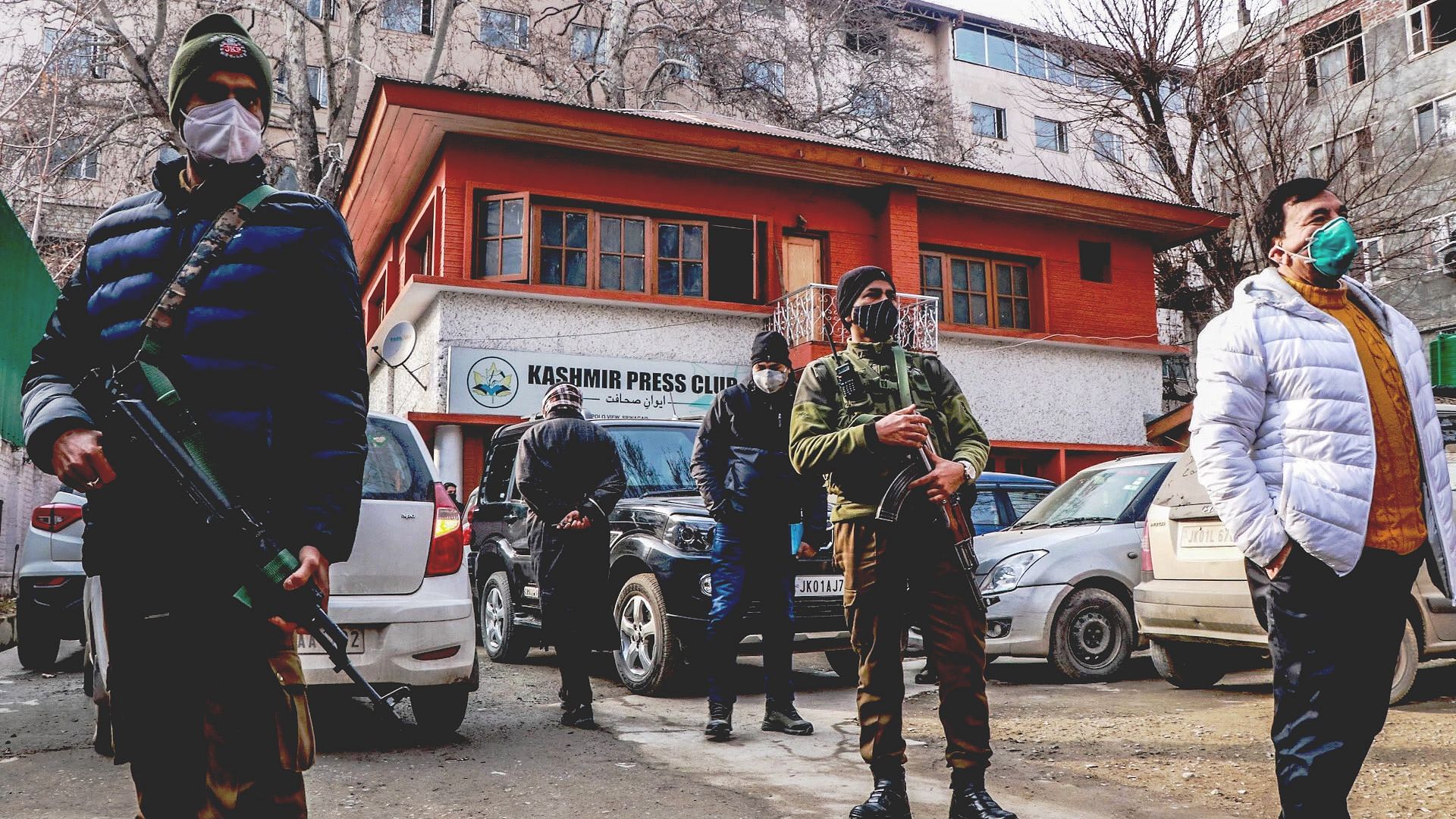 <div class="paragraphs"><p>Amid the presence of police personnel, the&nbsp;<a href="https://twitter.com/hashtag/Kashmirpressclub?src=hashtag_click">Kashmir Press Club</a> was taken over by a group of journalists led by Saleem Pandit, Zulfkar Majid and Arshid Rasool.</p></div>