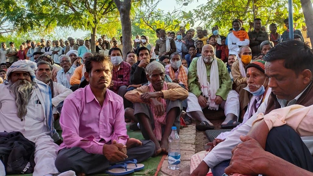 <div class="paragraphs"><p>The farmers upon whose lands the new capital of Chhattisgarh is being built are now forced to protest for their compensation, jobs among other things promised during land acquisition.&nbsp;</p></div>
