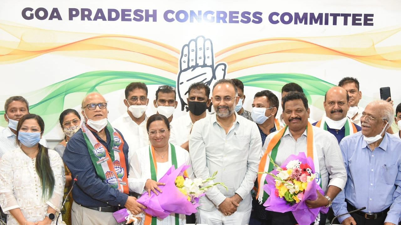 <div class="paragraphs"><p>Former BJP leader Michael Lobo and his wife Delilah Lobo joined Congress ahead of the 2022 Goa Assembly elections.&nbsp;</p></div>