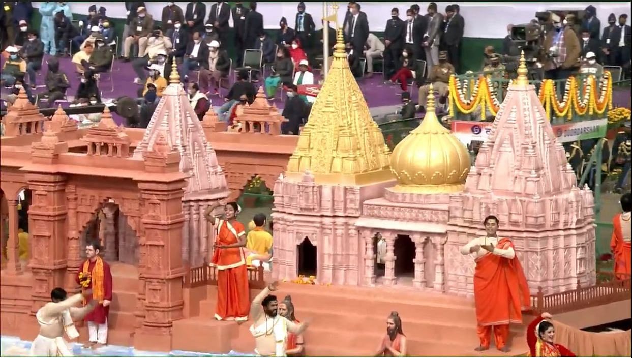<div class="paragraphs"><p>Uttar Pradesh's tableau featured&nbsp;Kashi Vishwanath Dham and the UP government's One District One Product scheme.&nbsp;</p></div>