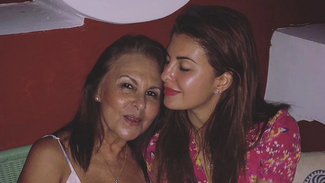 <div class="paragraphs"><p>Jacqueline Fernandez with her mother Kim Fernandez.</p></div>