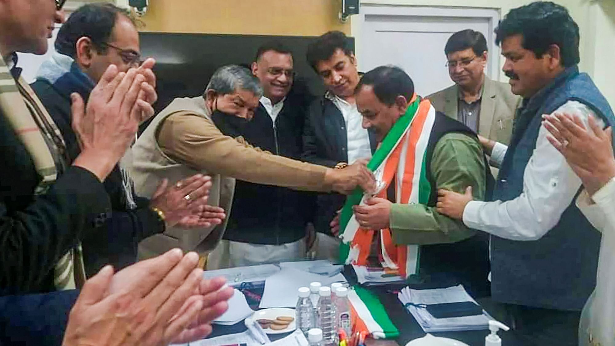 <div class="paragraphs"><p>Uttarakhand's former cabinet minister Harak Singh Rawat joined the Congress party on Friday, 21 January.</p></div>