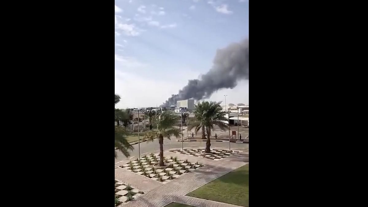 <div class="paragraphs"><p>3 fuel trucks have exploded near Abu Dhabi airport, killing 3 people.&nbsp;</p></div>
