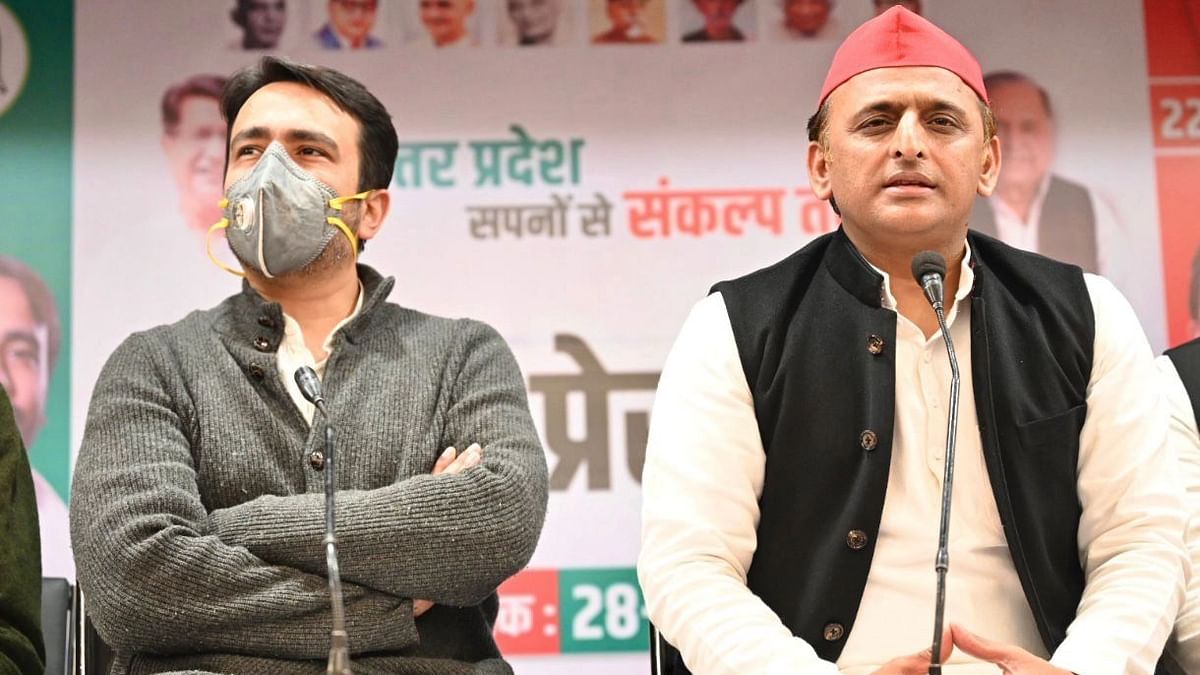 UP Polls | 'We're Sons of Farmers': Akhilesh, Jayant Promise Funds; Slam BJP