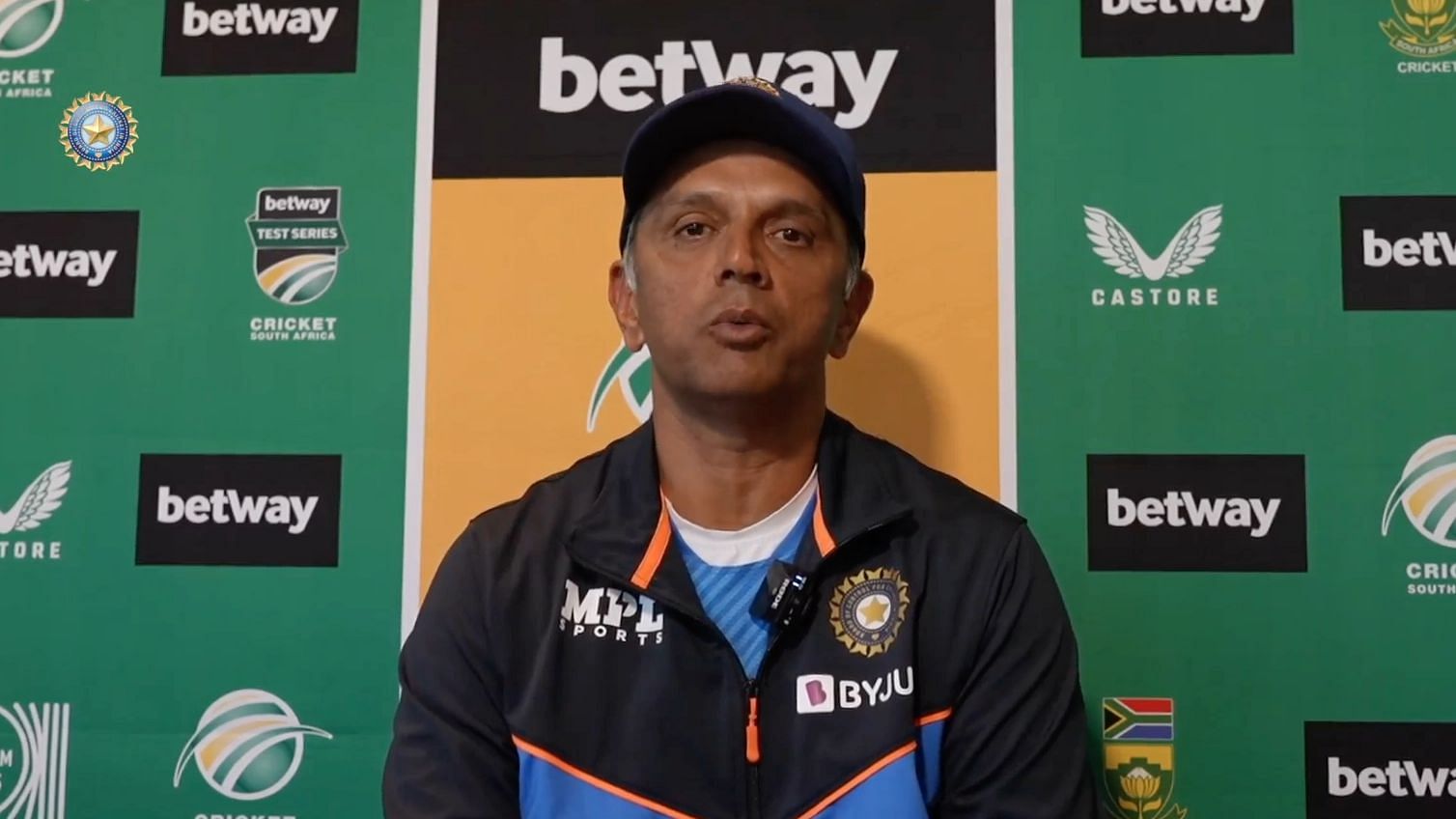 <div class="paragraphs"><p>Rahul Dravid spoke to the media after India's Johannesburg Test defeat.</p></div>