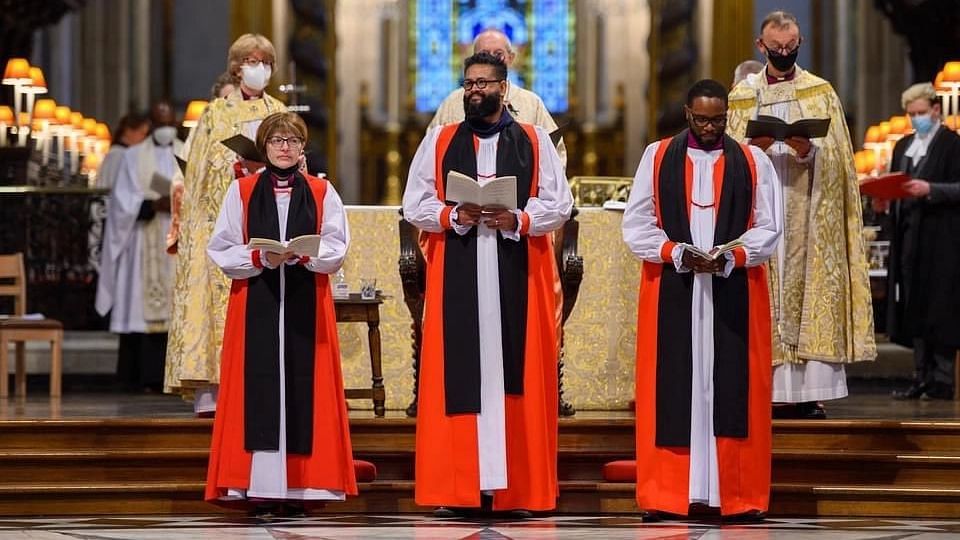 <div class="paragraphs"><p>Rt Revd Malayil Lukose Varghese Muthalaly alias Saju, a priest born in India's Kerala has now become the youngest bishop at the Church of England.</p></div>
