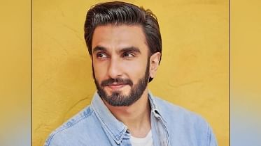 <div class="paragraphs"><p>Ranveer Singh records his statement before the Mumbai Police.</p></div>
