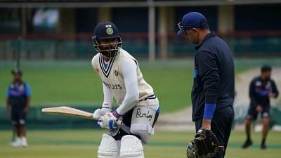 <div class="paragraphs"><p>Virat Kohli and Rahul Dravid in training</p></div>