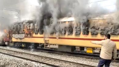 <div class="paragraphs"><p>As protests against the Railway Recruitment Board's (RRB) two-exam policy turned violent in Bihar, the Railway Ministry on Wednesday, 26 January, suspended the Non-Technical Popular Categories (NTPC) and Level 1 exams.</p></div>