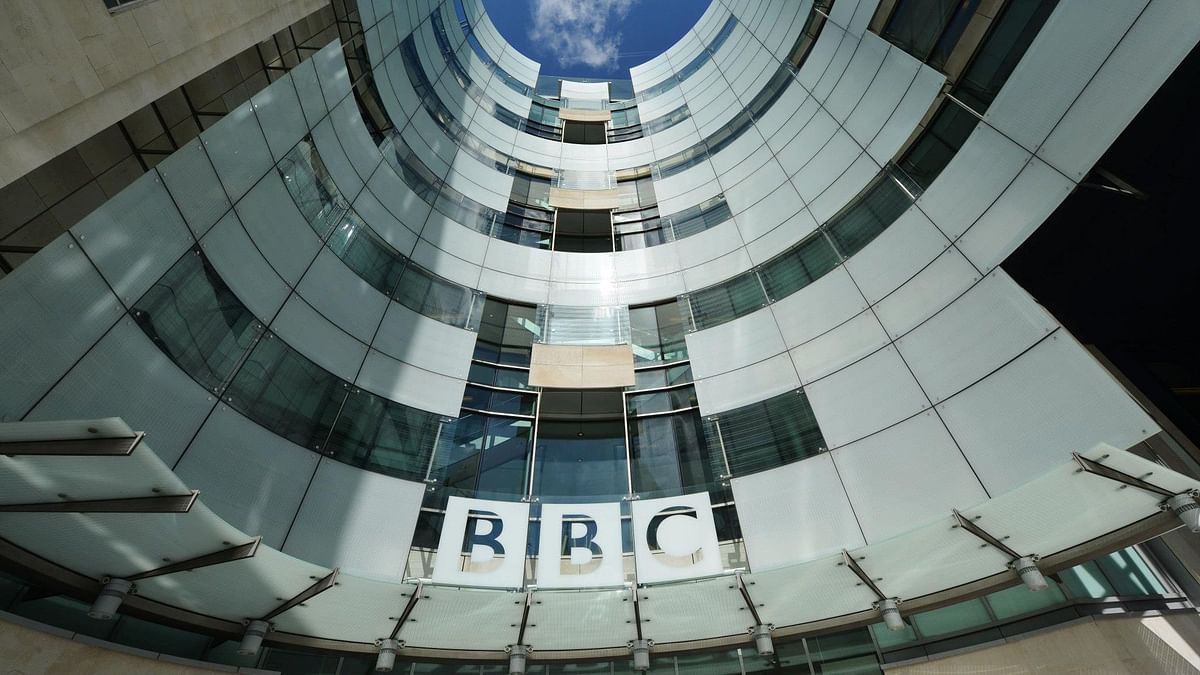 UK to Freeze BBC Funding for 2 Years, Review TV License Fee